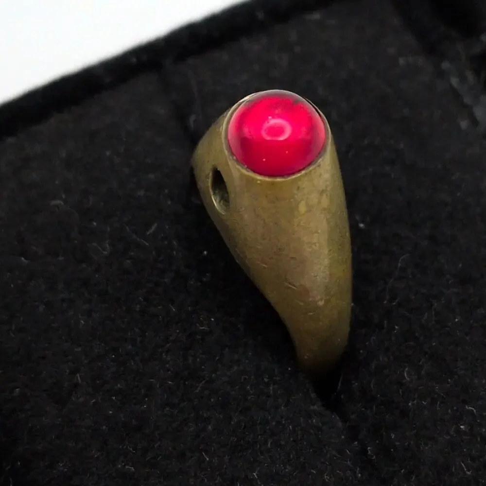Antique Vintage Stanhope Pinky Ring Gold Tone Red Cabochon Size 4.5 *NO IMAGE*